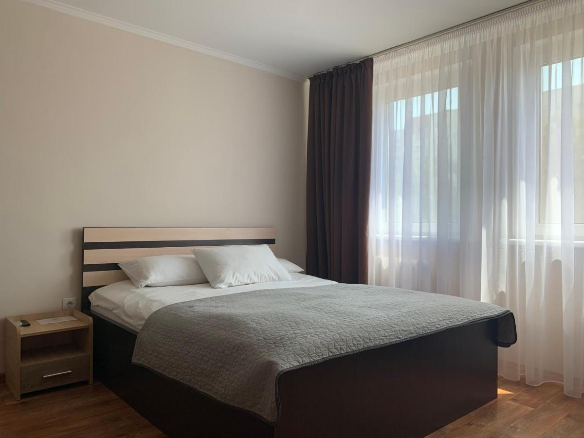 Апартаменты Возле Днепра Cherkasy Ngoại thất bức ảnh